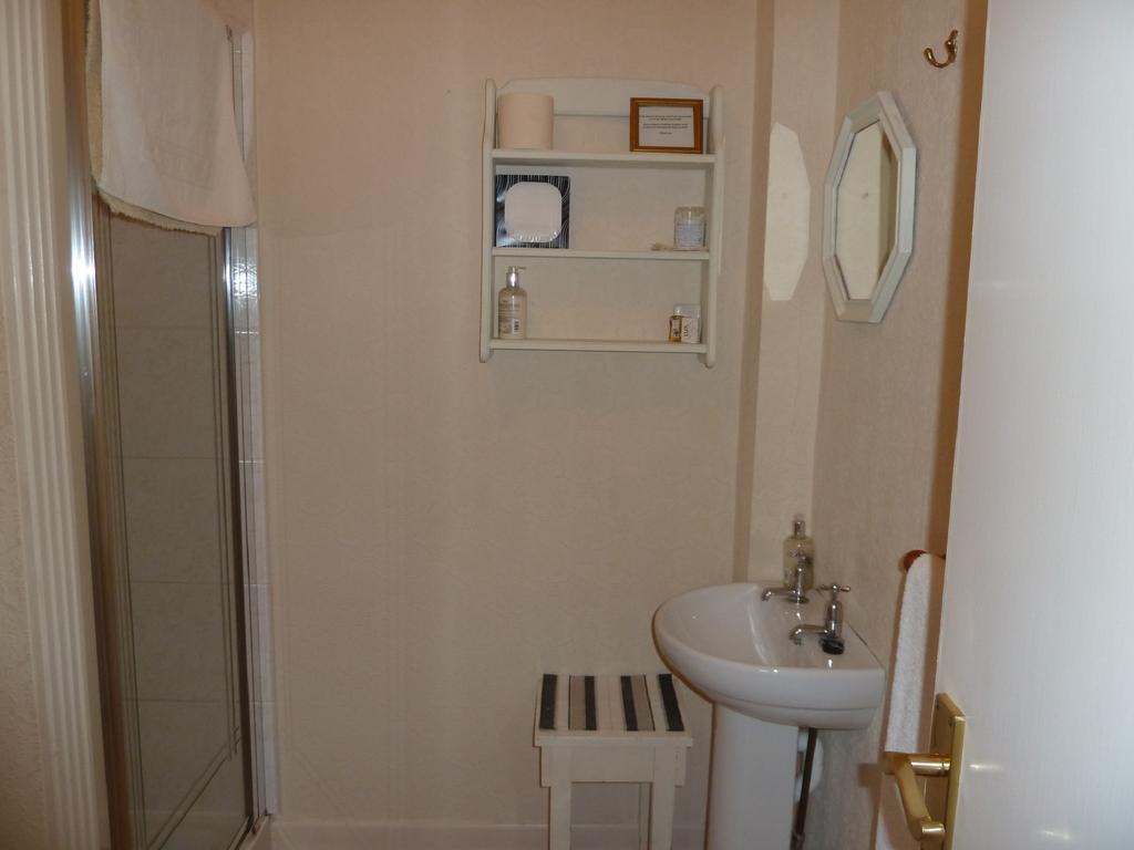The Owls Crest House B&B Weston-super-Mare Room photo