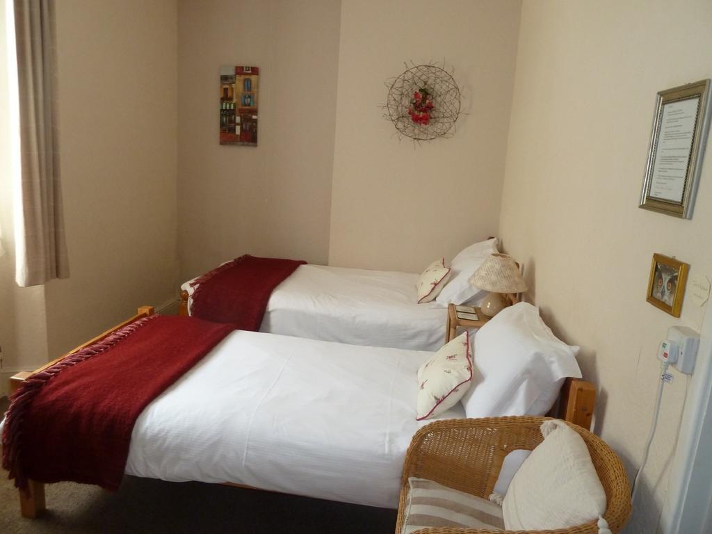 The Owls Crest House B&B Weston-super-Mare Room photo